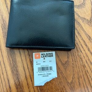 Wilsons Leather NWT men's wallet